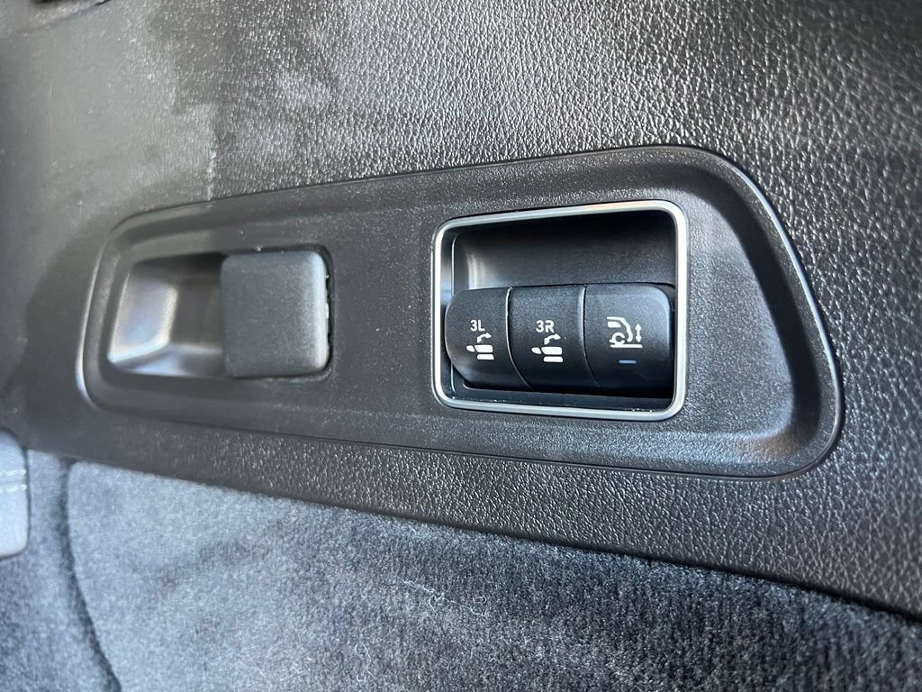 Used 2022 Mercedes-Benz GLS 450 4MATIC image 46