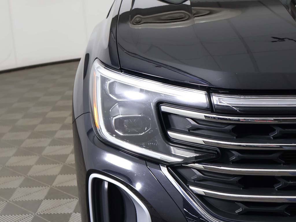 Used 2024 Volkswagen Atlas SE image 13