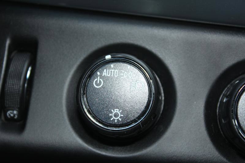 Used 2015 Chevrolet Suburban LT image 13