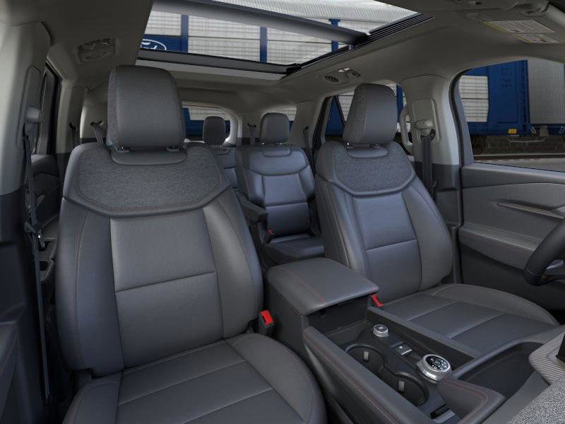 New 2025 Ford Explorer Active w/ Active Comfort Package image 31