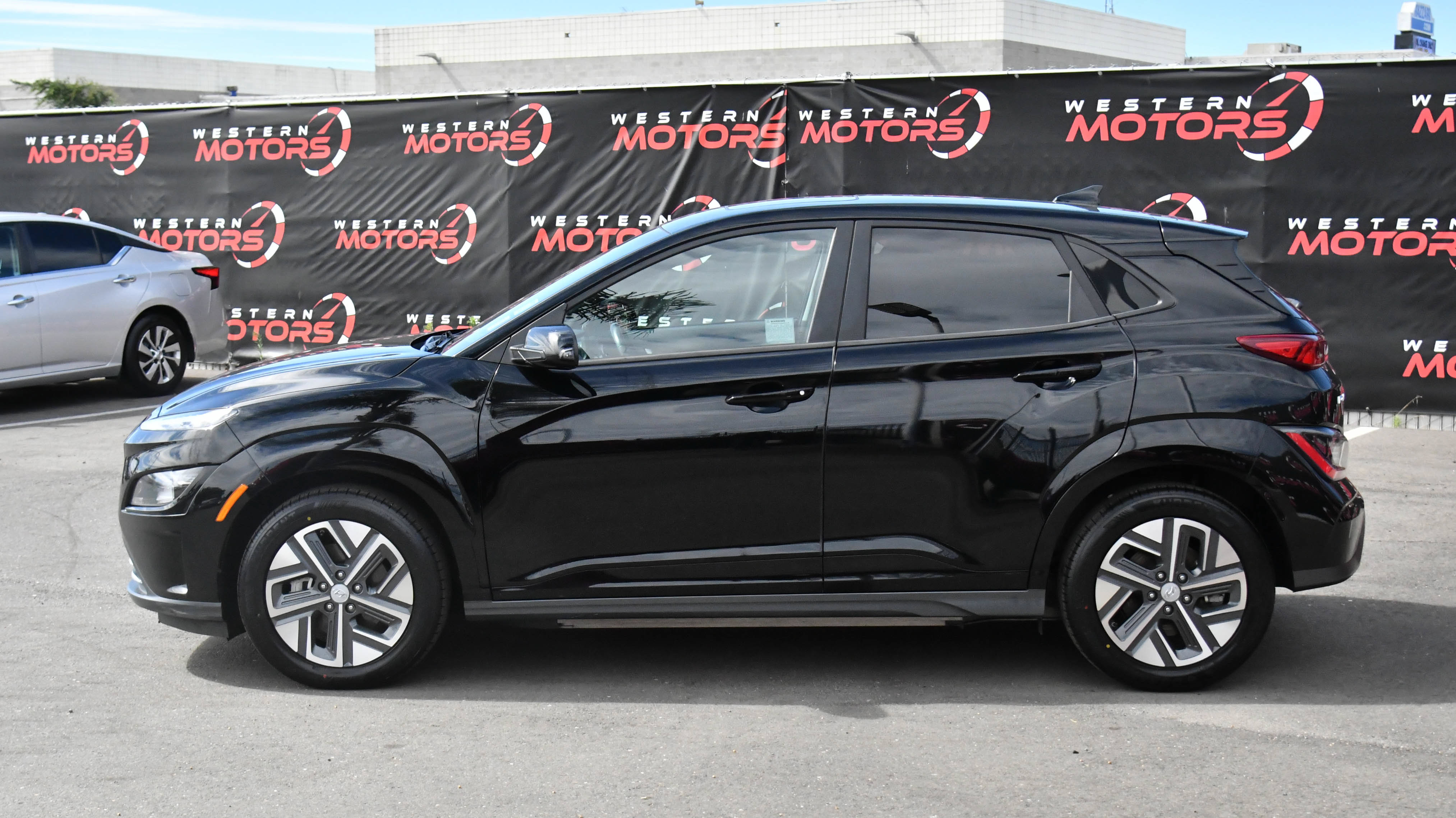 Used 2023 Hyundai Kona SEL FWD image 4