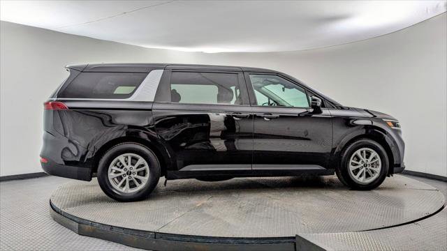 Used 2024 Kia Carnival LX image 9