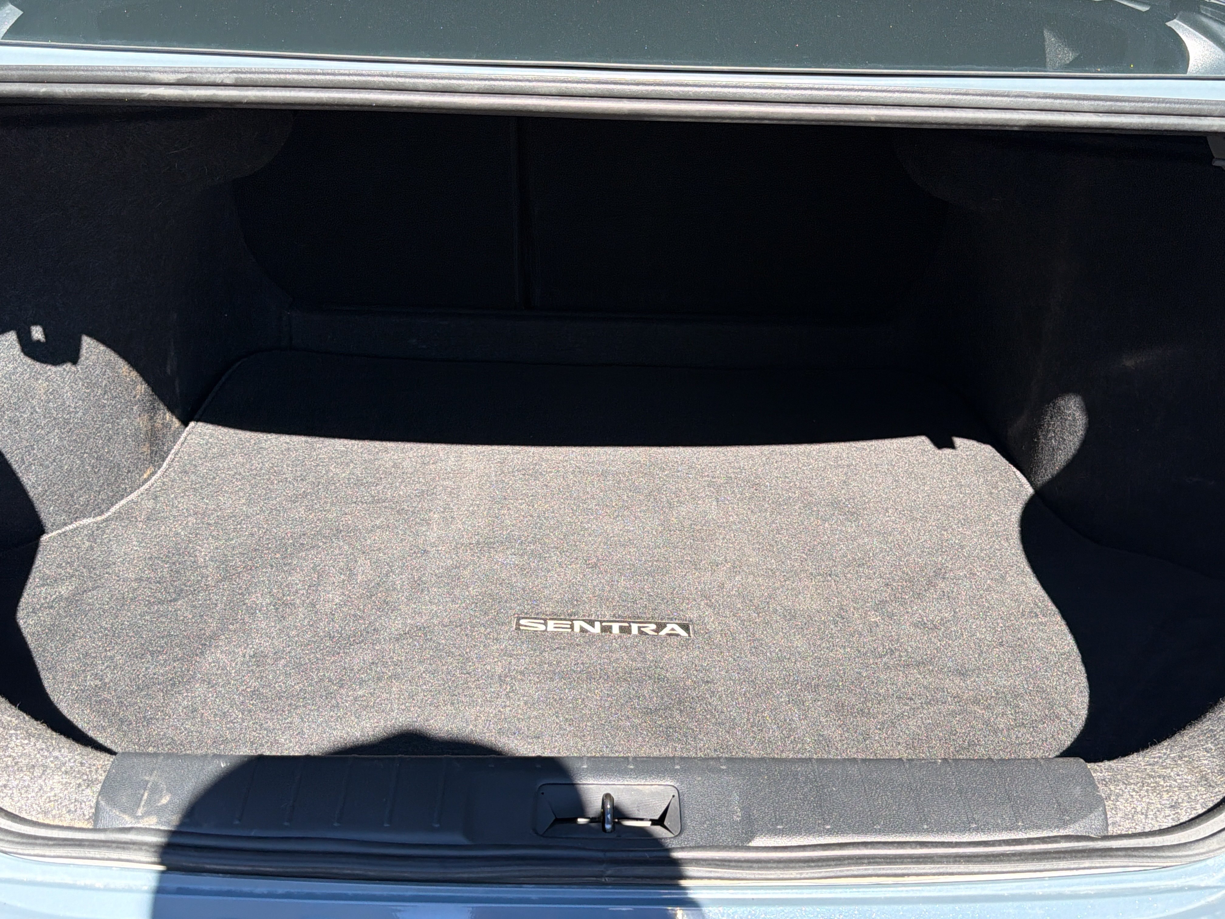Used 2025 Nissan Sentra SR FWD image 30