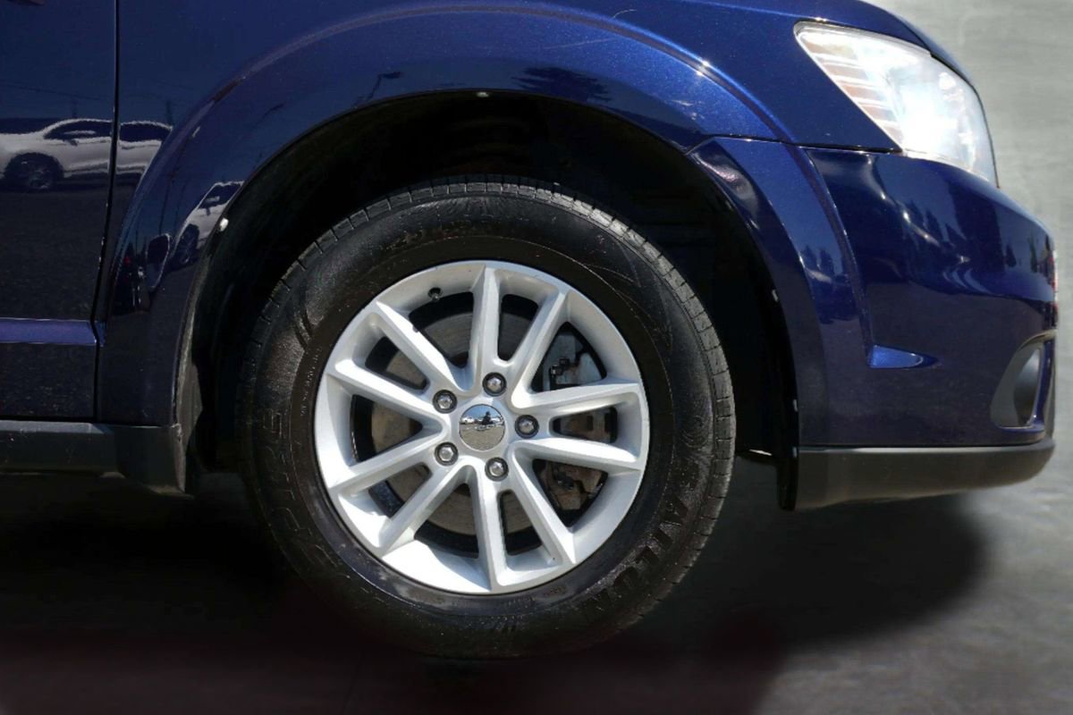 Used 2017 Dodge Journey SXT w/ Premium Group FWD image 9