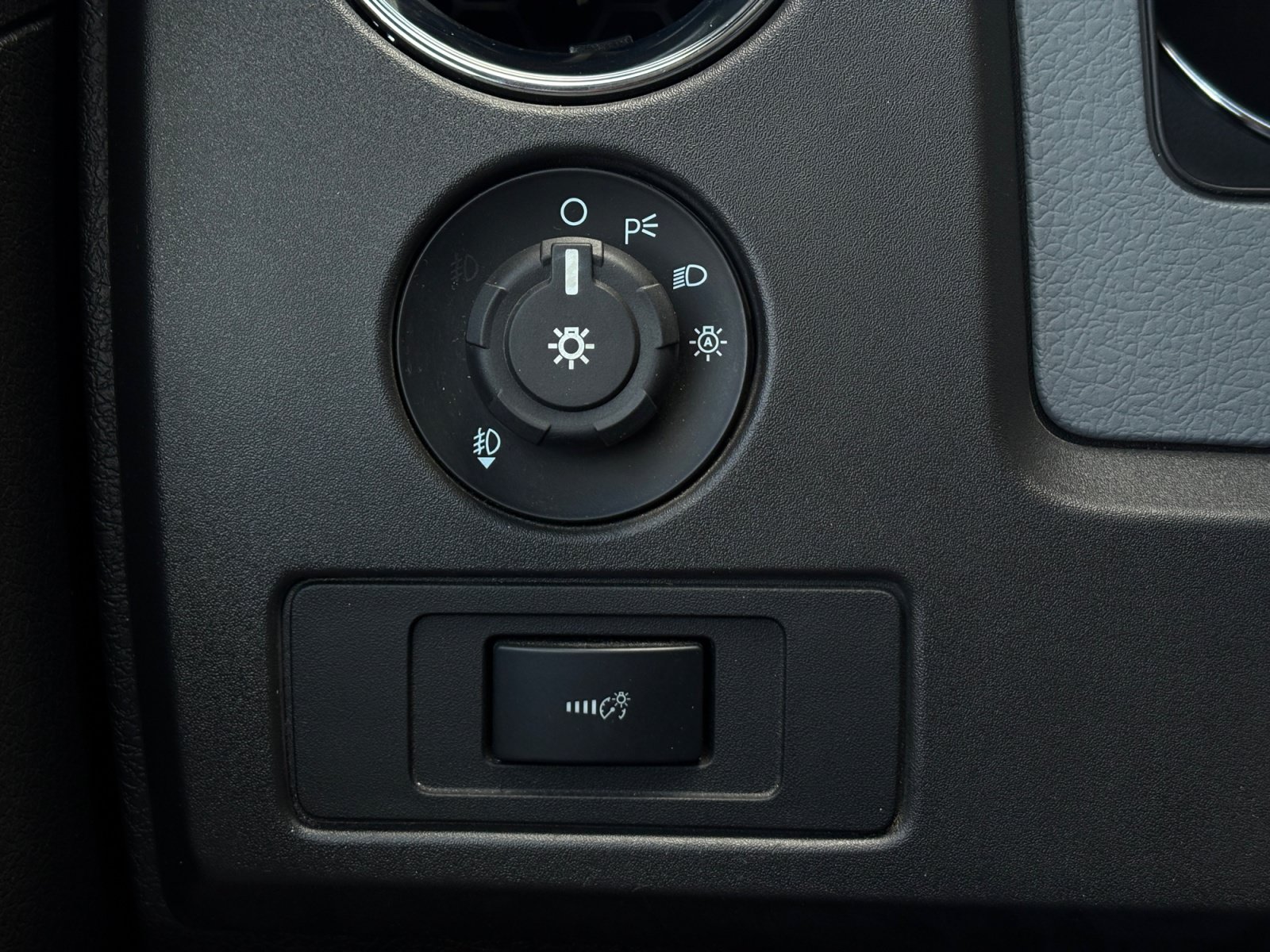 Used 2014 Ford F150 XLT w/ Equipment Group 302A Luxury RWD image 29