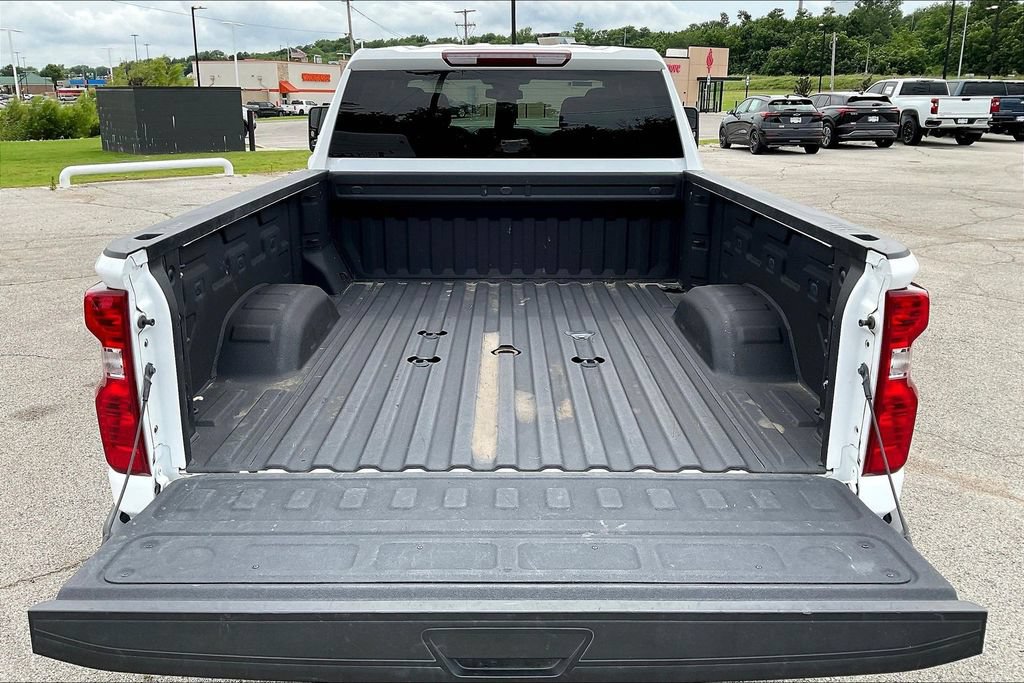 Used 2025 Chevrolet Silverado 2500 Custom w/ Custom Value Package AWD/4WD image 24