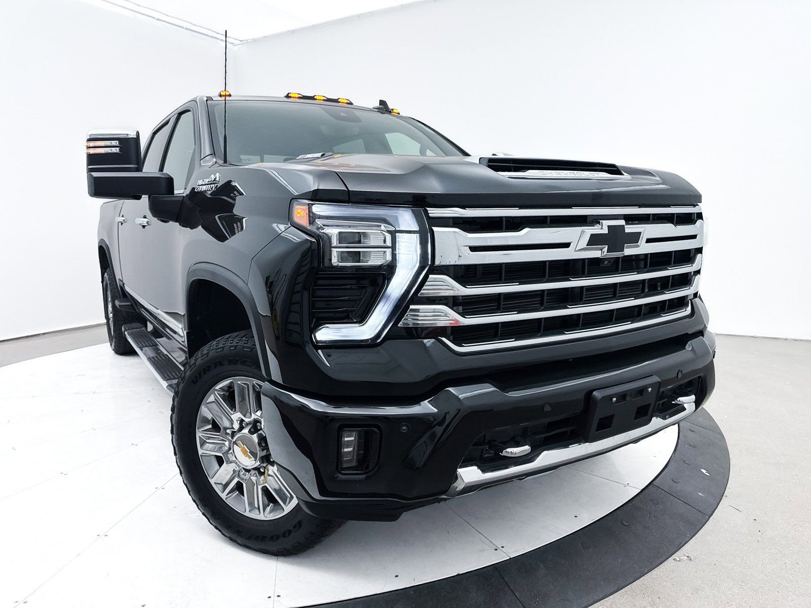 Used 2024 Chevrolet Silverado 2500 High Country w/ High Country Premium Package image 19