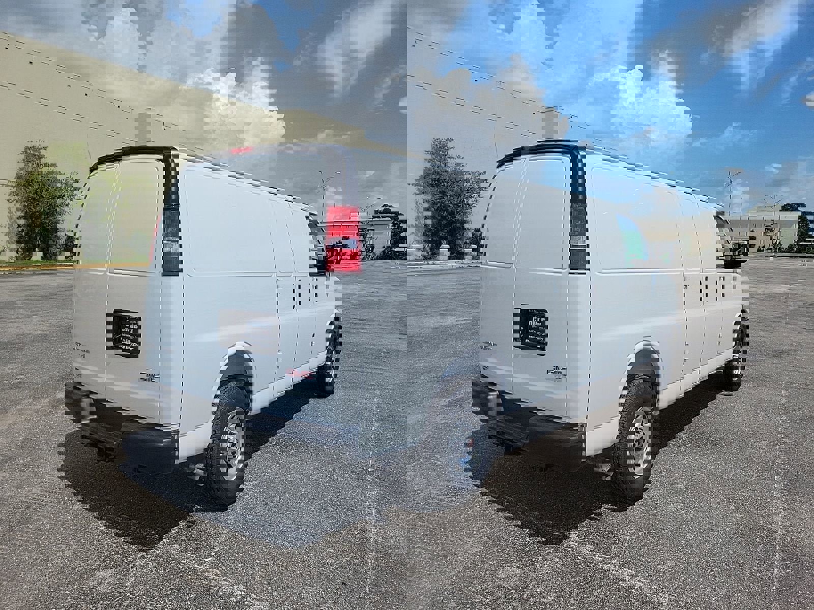 New 2025 GMC Savana 2500 Extended w/ Driver Convenience Package image 8