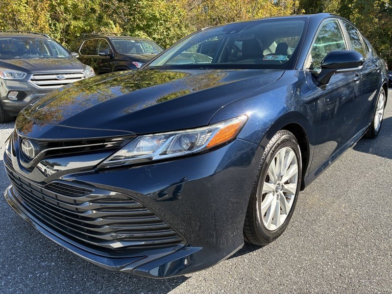 Used 2019 Toyota Camry LE w/ Convenience Package FWD image 1