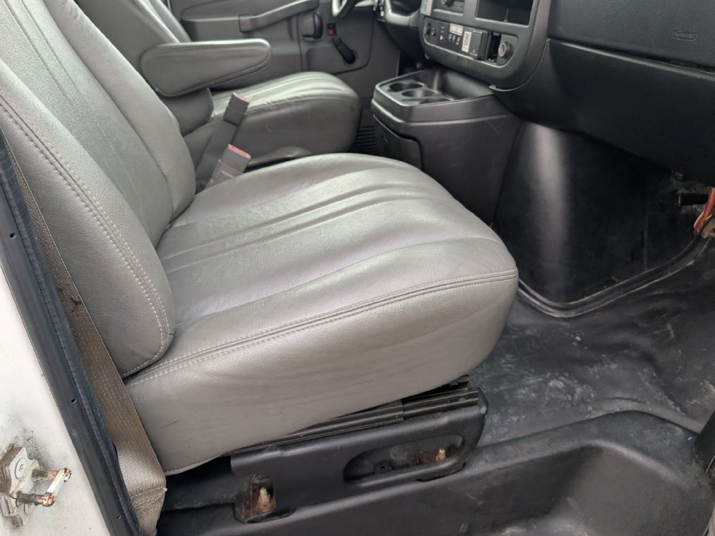 Used 2018 GMC Savana 3500 Extended w/ Driver Convenience Package RWD image 12