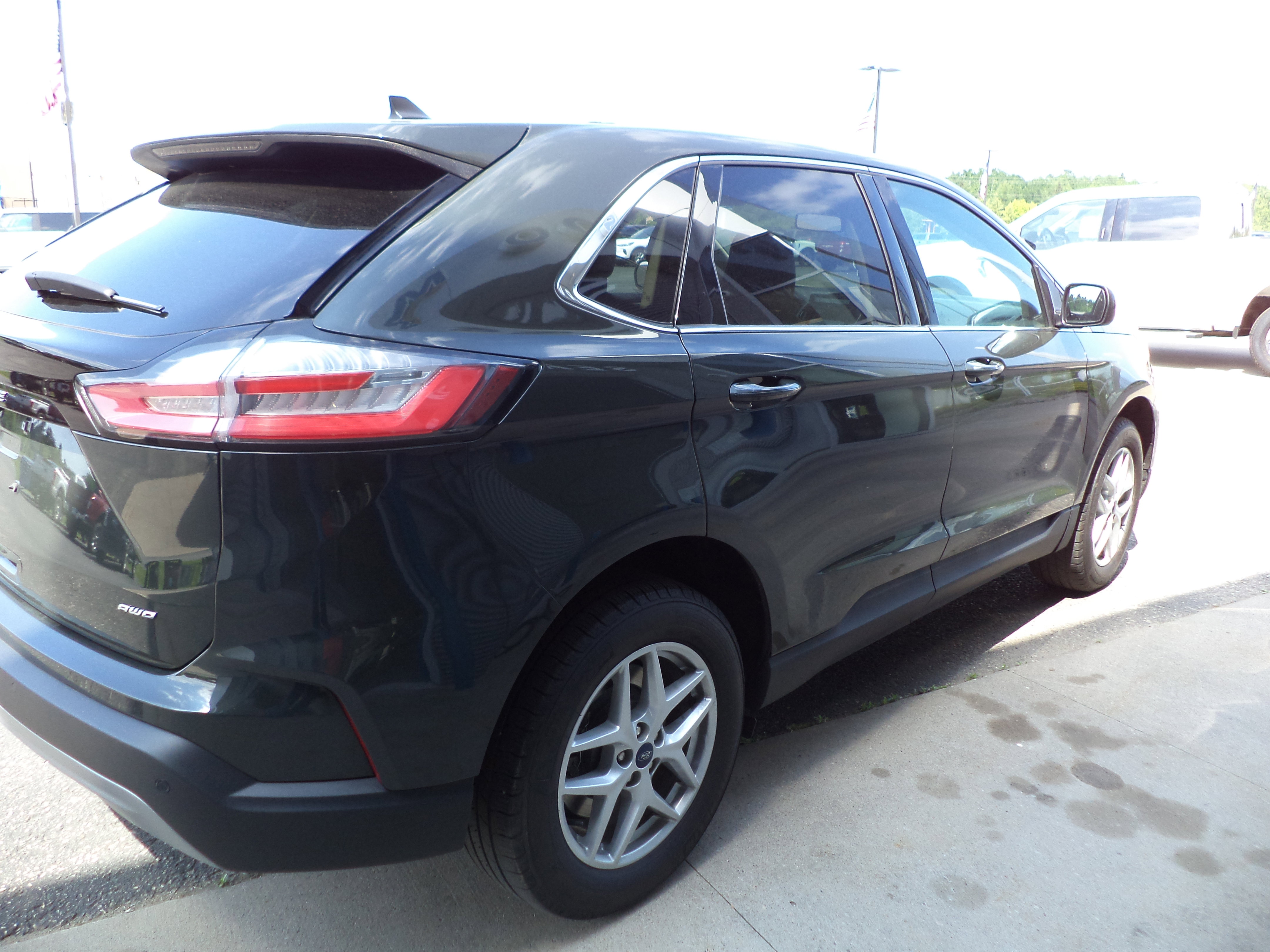 Used 2022 Ford Edge SEL w/ Convenience Package AWD/4WD image 6