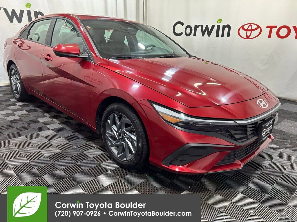 Used 2024 Hyundai Elantra SEL image 1