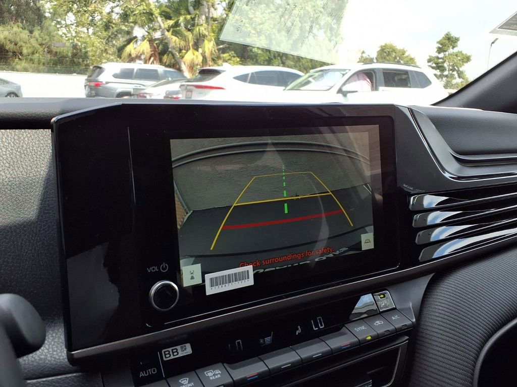 Used 2026 Toyota Camry SE FWD image 8
