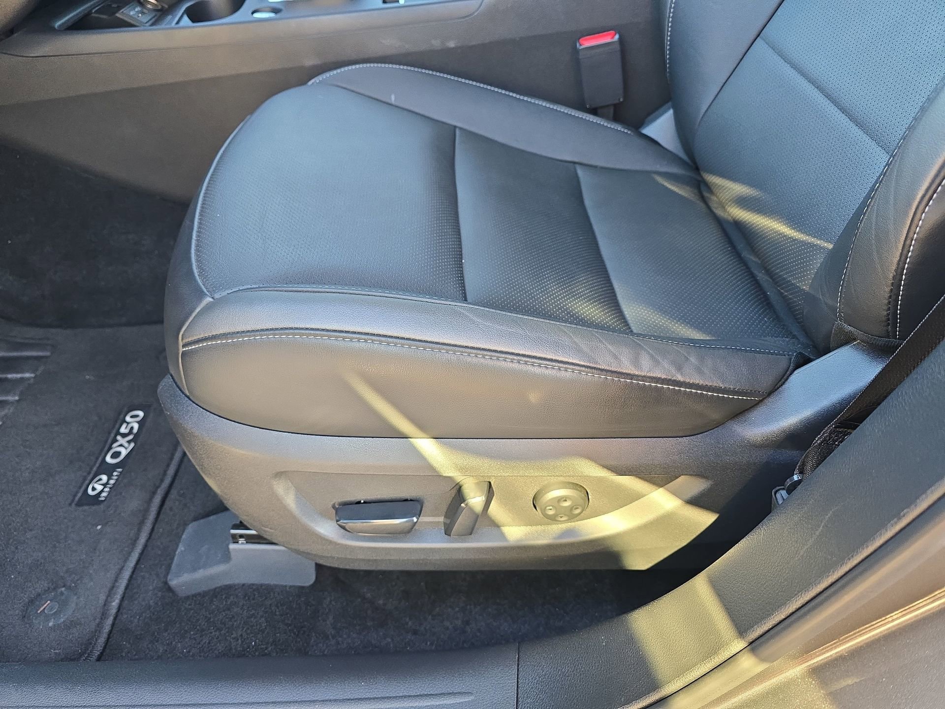 Used 2025 INFINITI QX50 Luxe image 28