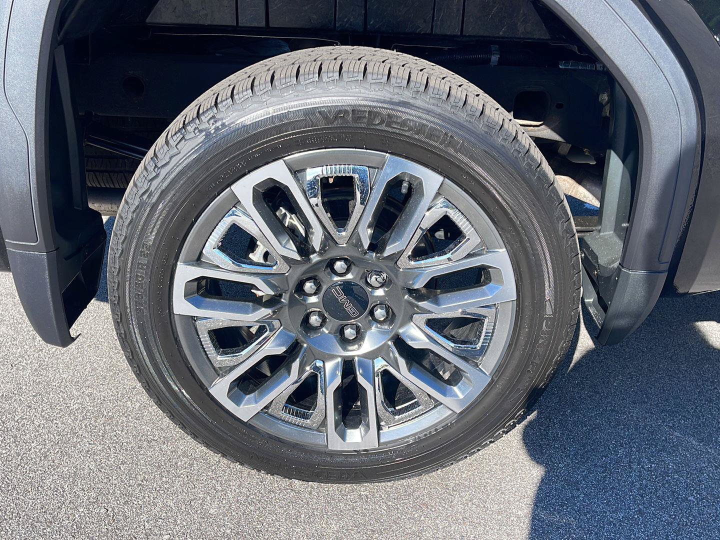 Used 2024 GMC Sierra 1500 Denali Ultimate AWD/4WD image 11