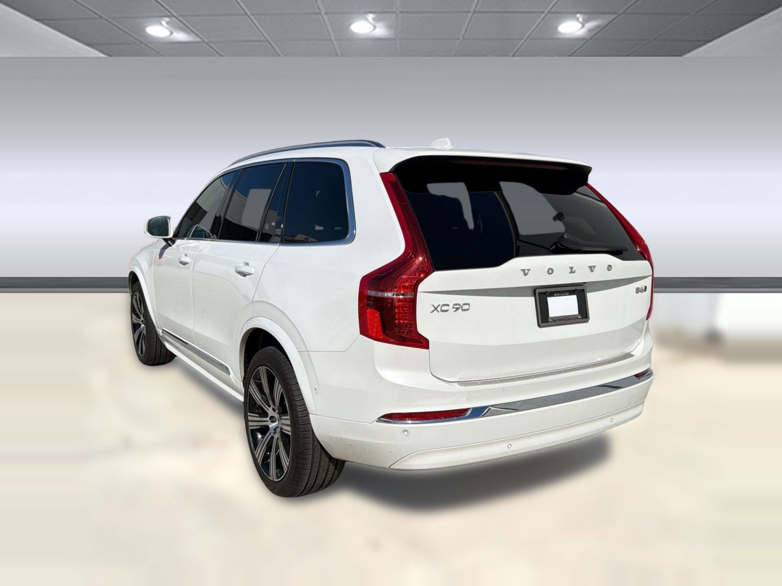 Used 2024 Volvo XC90 B6 Plus w/ Protection Package Premier AWD/4WD image 3