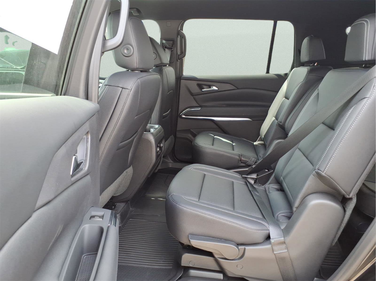 New 2026 Chevrolet Traverse LT image 10