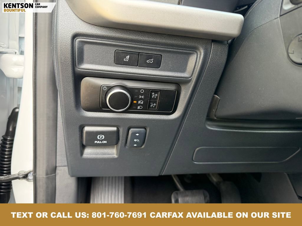 Used 2024 Ford Expedition XLT image 21