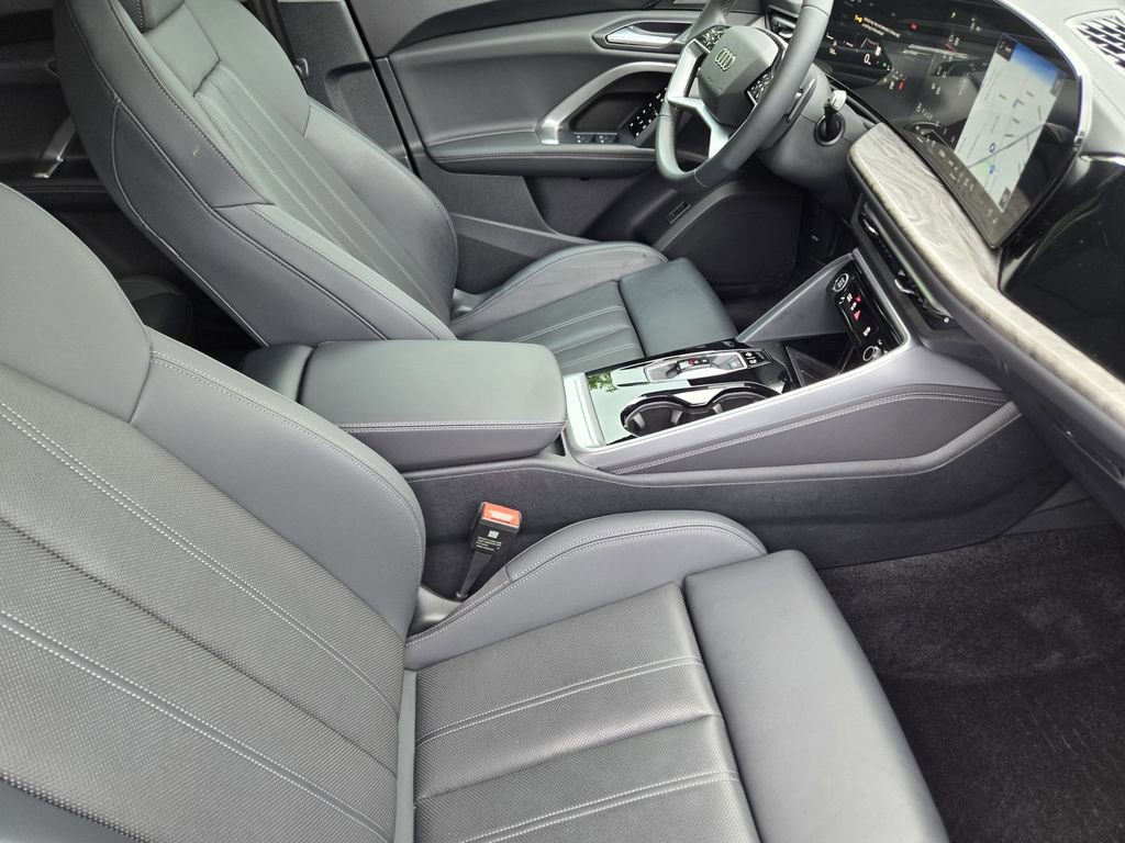 Certified 2025 Audi Q5 Premium w/ Premium Plus AWD/4WD image 18