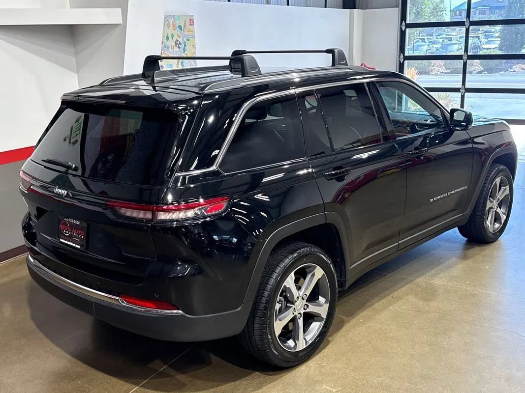 Used 2023 Jeep Grand Cherokee 4WD 4xe image 40