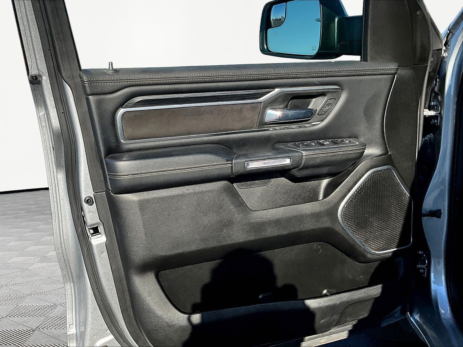 Used 2023 RAM 1500 Laramie AWD/4WD image 19