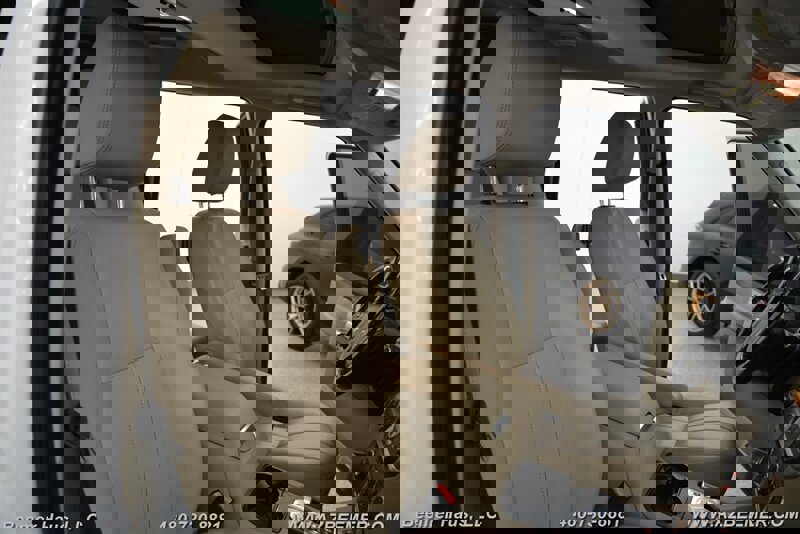 Used 2015 Land Rover LR4 HSE image 21