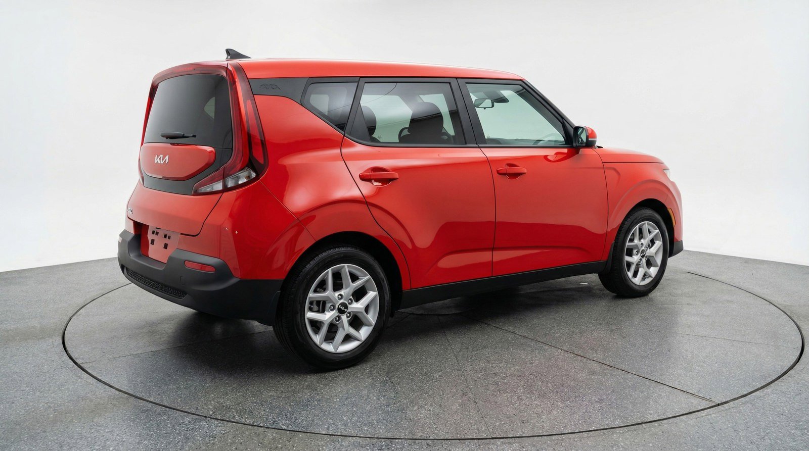 Used 2025 Kia Soul LX w/ LX Technology Package FWD image 7
