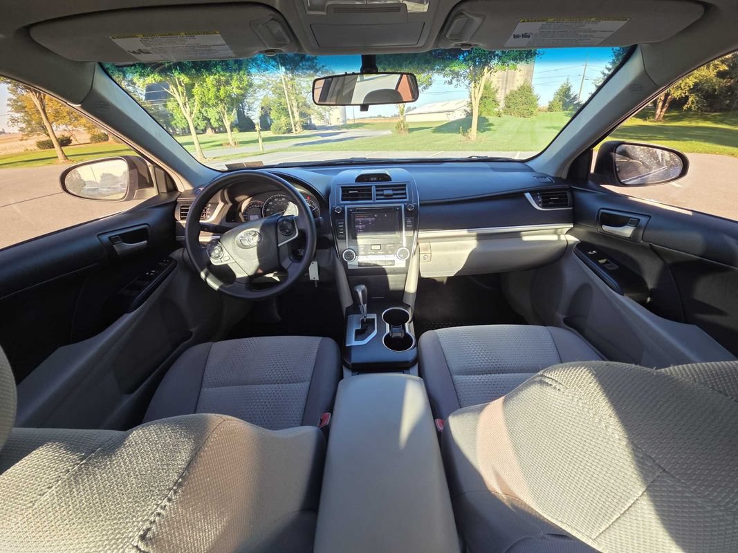 Used 2014 Toyota Camry LE FWD image 15