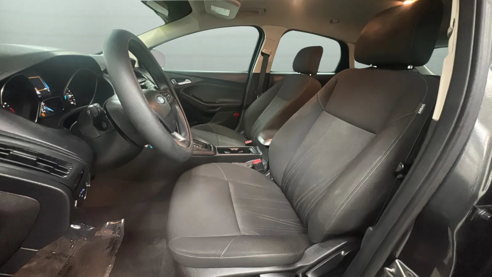 Used 2016 Ford Focus SE FWD image 20