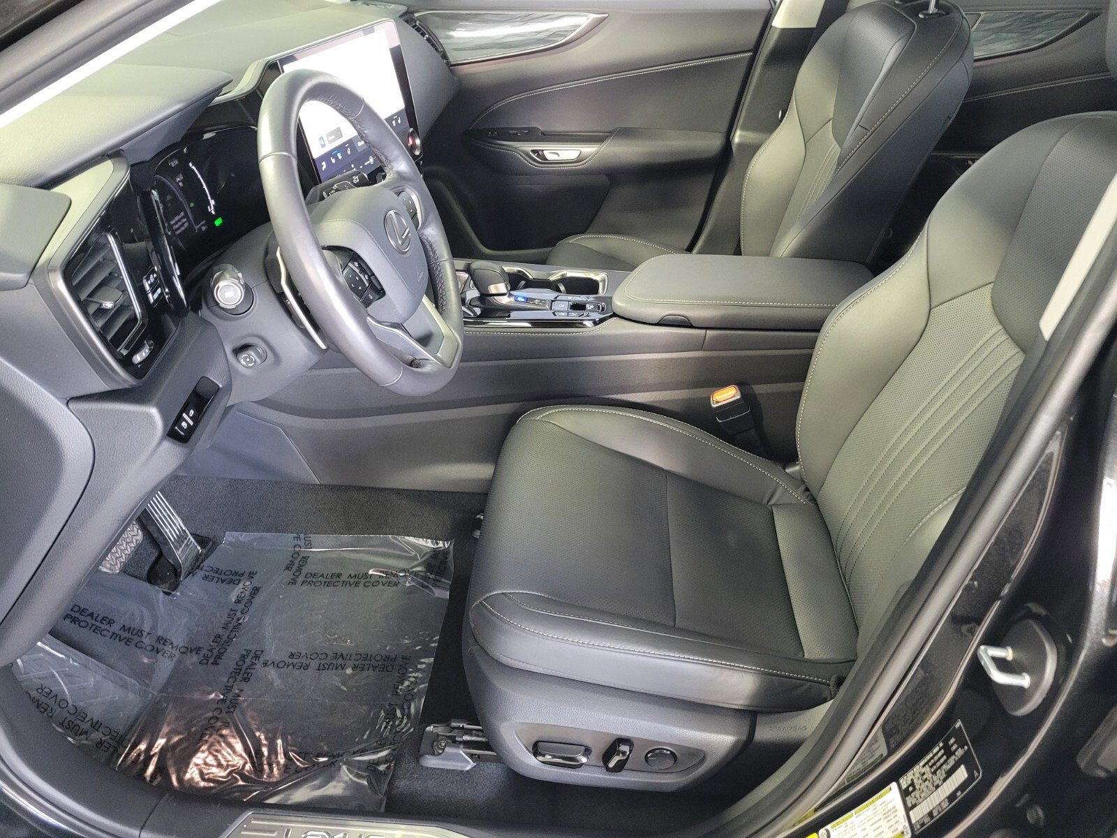 Used 2025 Lexus NX 350h AWD w/ Premium Package image 10