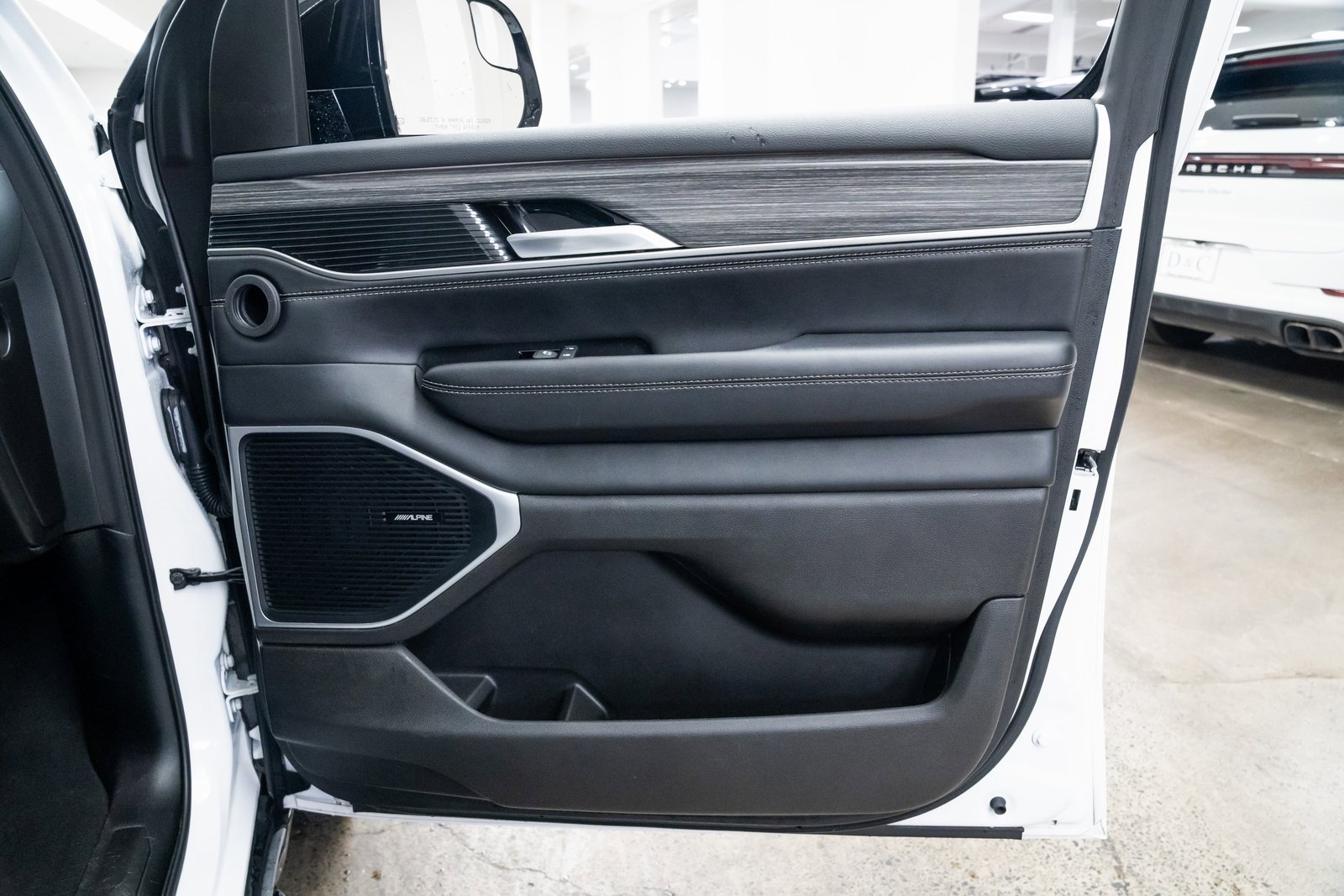 Used 2024 Jeep Wagoneer Series II w/ Convenience Group I image 24