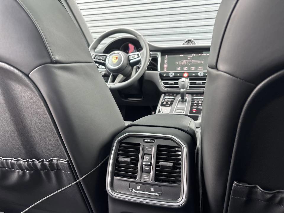 Certified 2026 Porsche Macan image 23