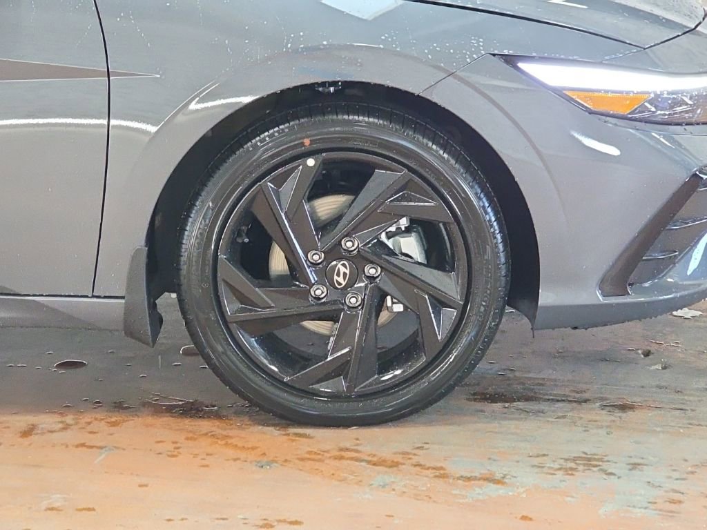New 2026 Hyundai Elantra SEL Sport FWD image 7
