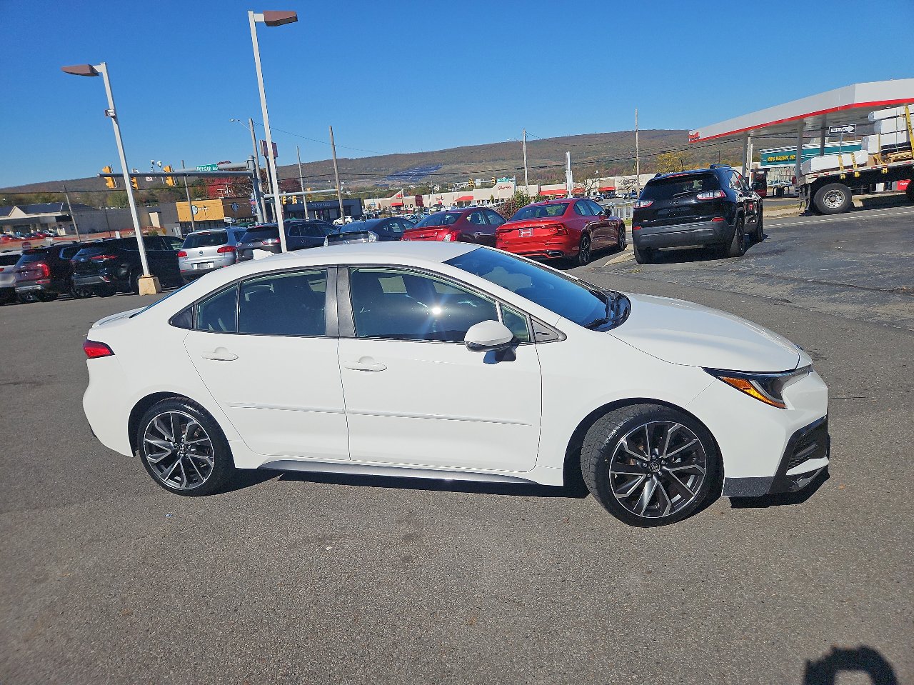 Used 2021 Toyota Corolla SE image 36