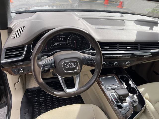 Used 2017 Audi Q7 3.0T Premium Plus w/ Premium Plus Package AWD/4WD image 14