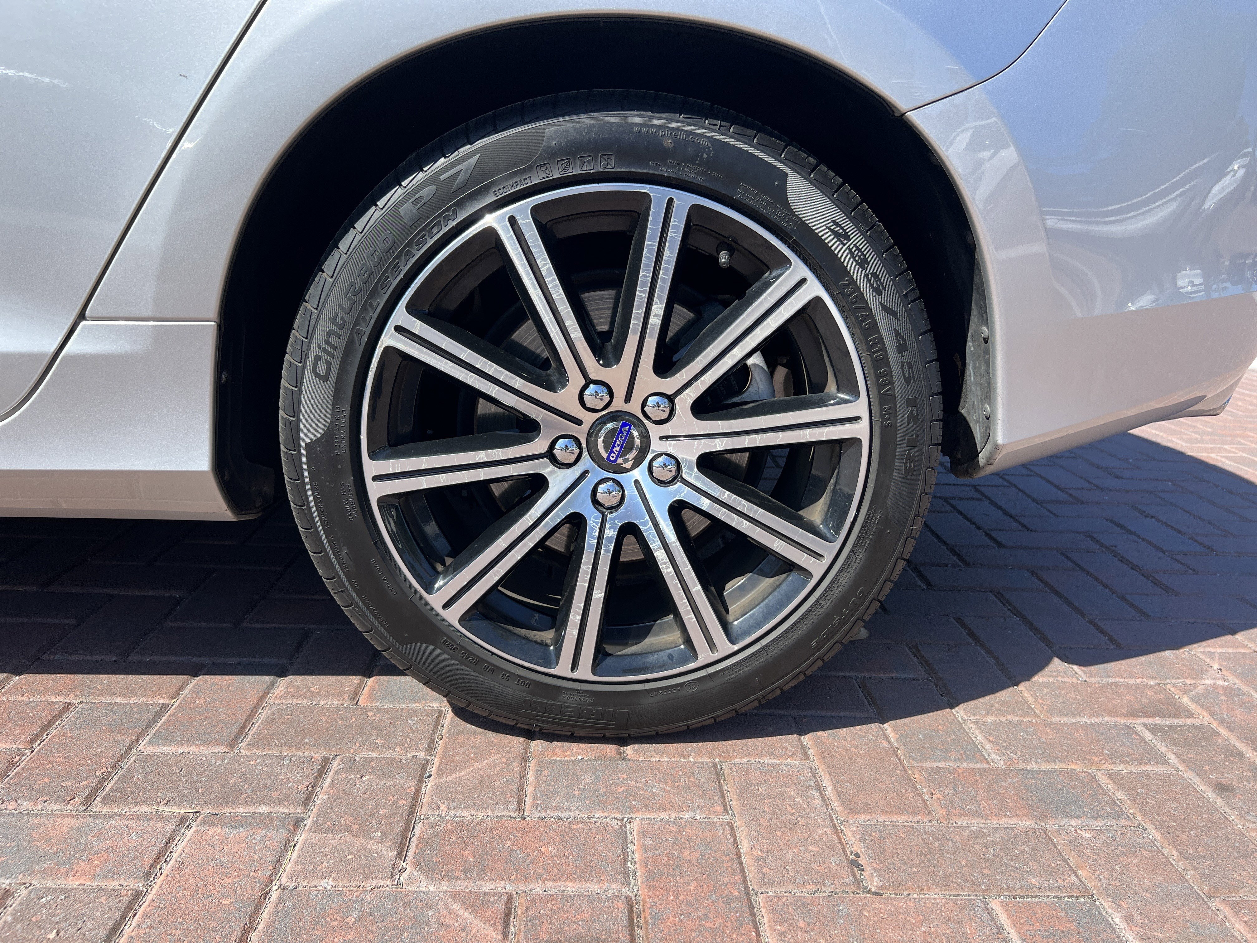 Used 2018 Volvo S60 T5 Inscription image 13