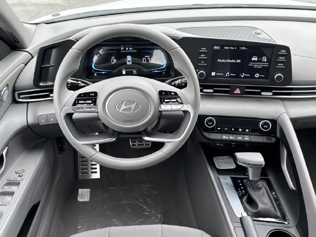 New 2026 Hyundai Elantra Sport FWD image 24