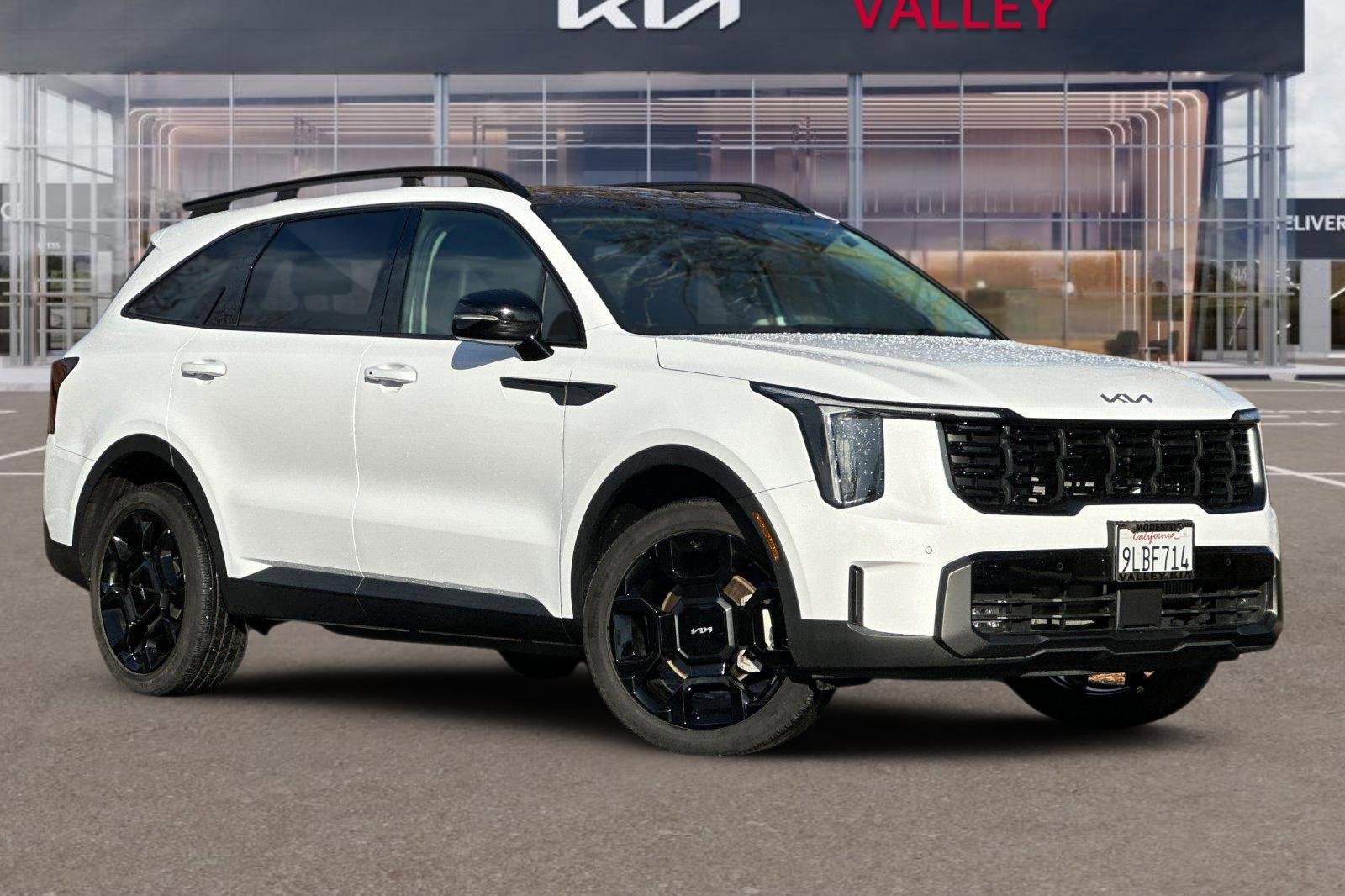 Used 2024 Kia Sorento X-Line EX image 2