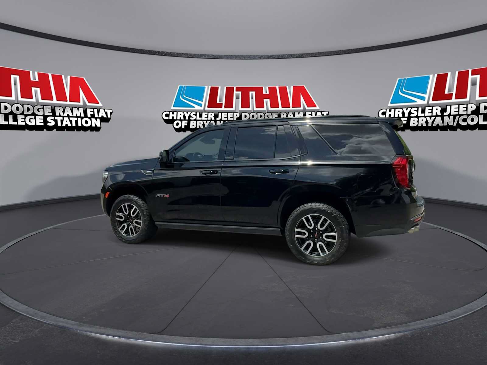 Used 2023 GMC Yukon AT4 w/ AT4 Premium Plus Package AWD/4WD image 5