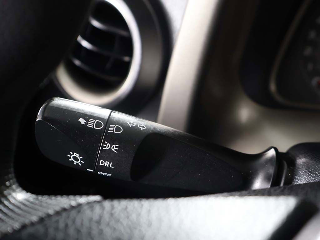 Used 2015 Toyota RAV4 LE AWD/4WD image 36