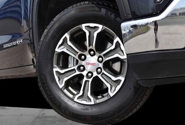 Used 2025 GMC Sierra 1500 SLT AWD/4WD image 3