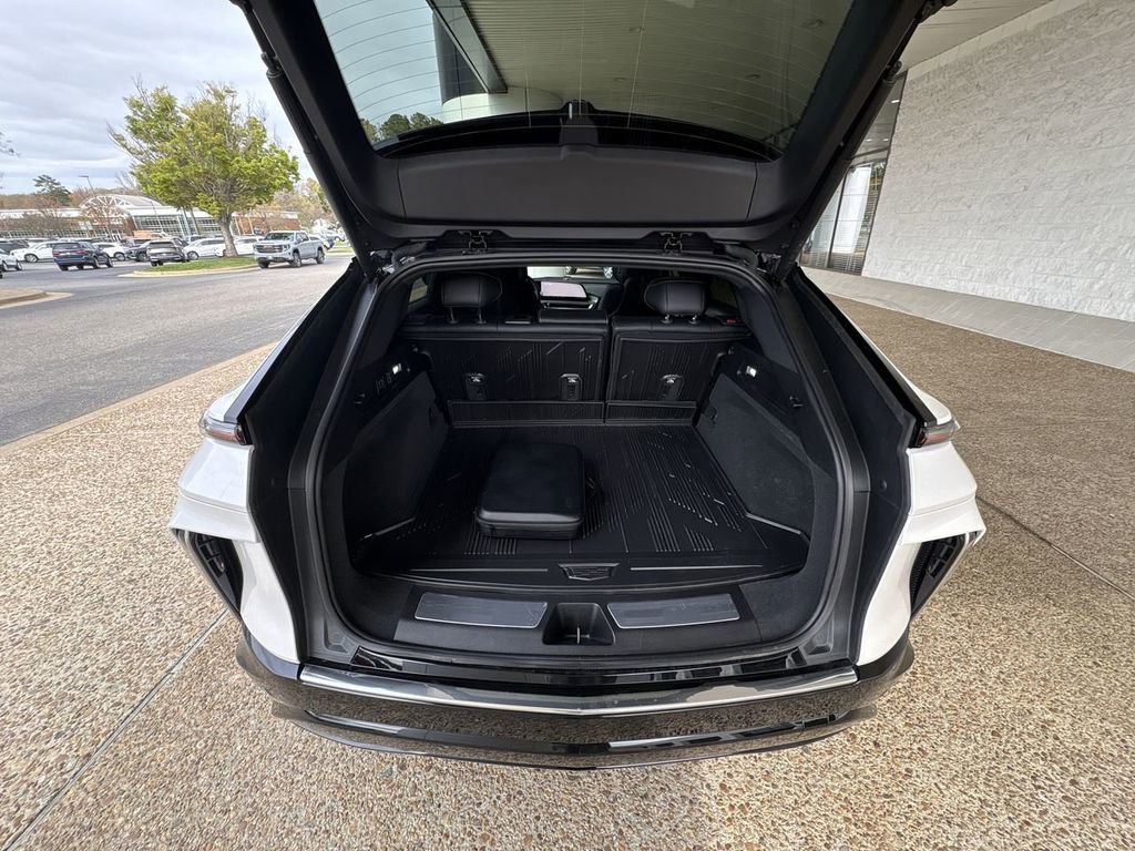 Certified 2025 Cadillac Lyriq Luxury w/ LPO, Floor Liner Package image 27