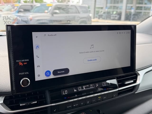 Certified 2026 Toyota Sienna XLE FWD image 23