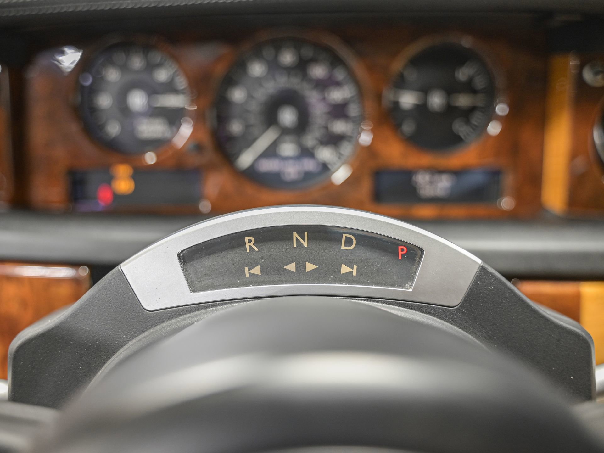 Used 2004 Rolls-Royce Phantom Sedan image 19