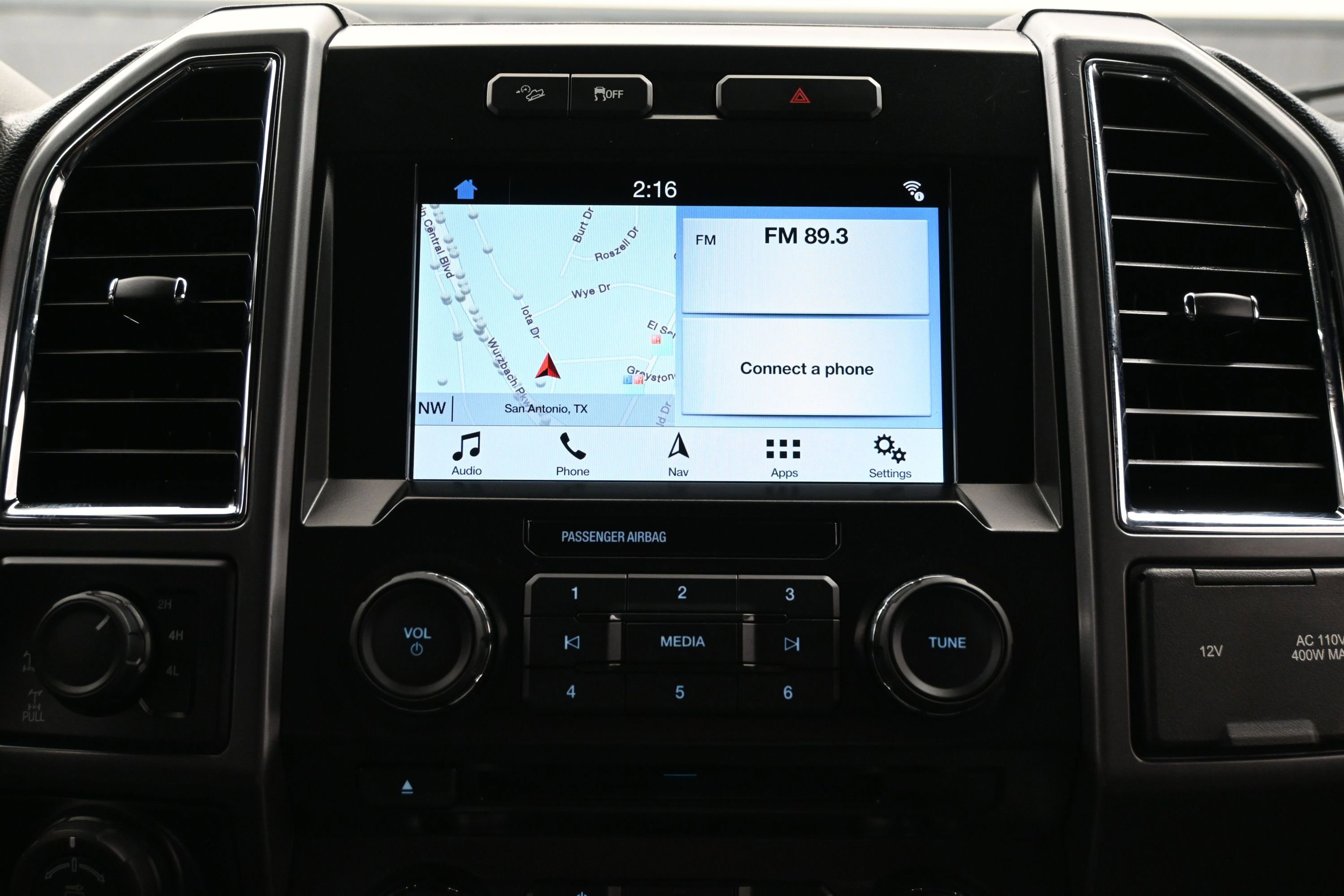 Used 2016 Ford F150 XLT w/ Equipment Group 302A Luxury AWD/4WD image 29