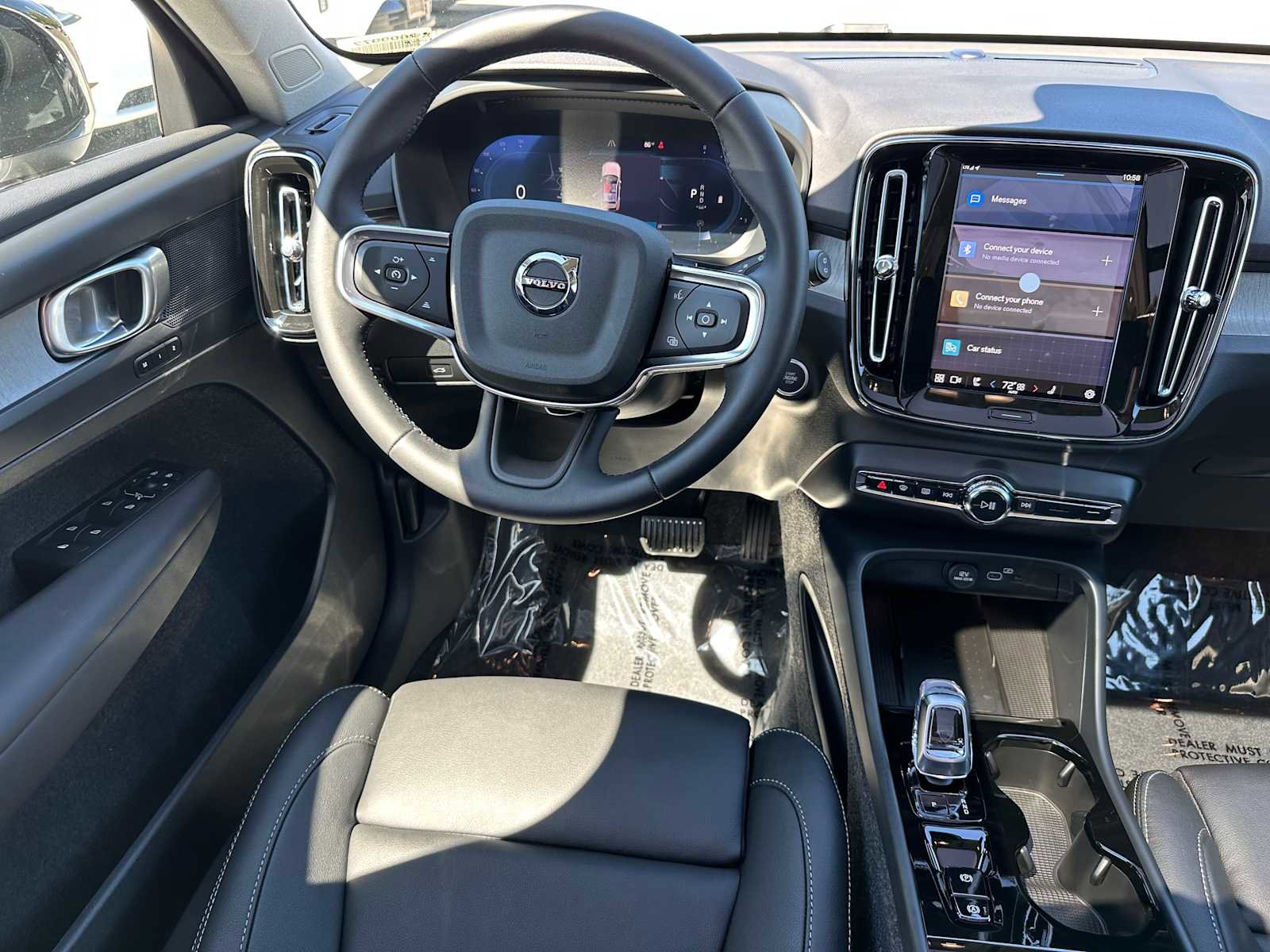 New 2025 Volvo XC40 B5 Plus w/ Protection Package Premier image 17