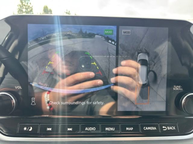 Used 2023 Nissan Rogue SL w/ SL Premium Package image 24