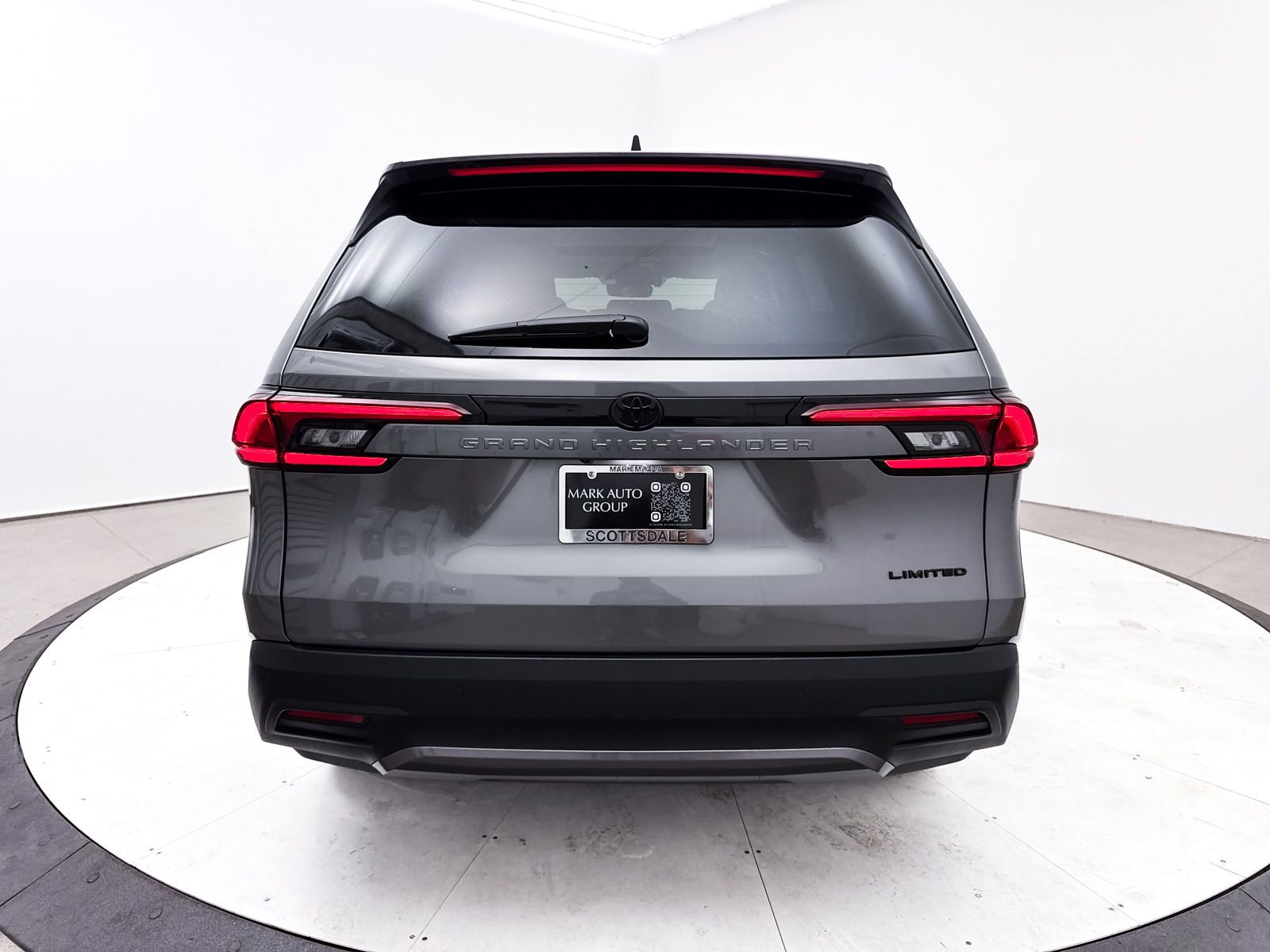 Used 2025 Toyota Grand Highlander FWD image 20