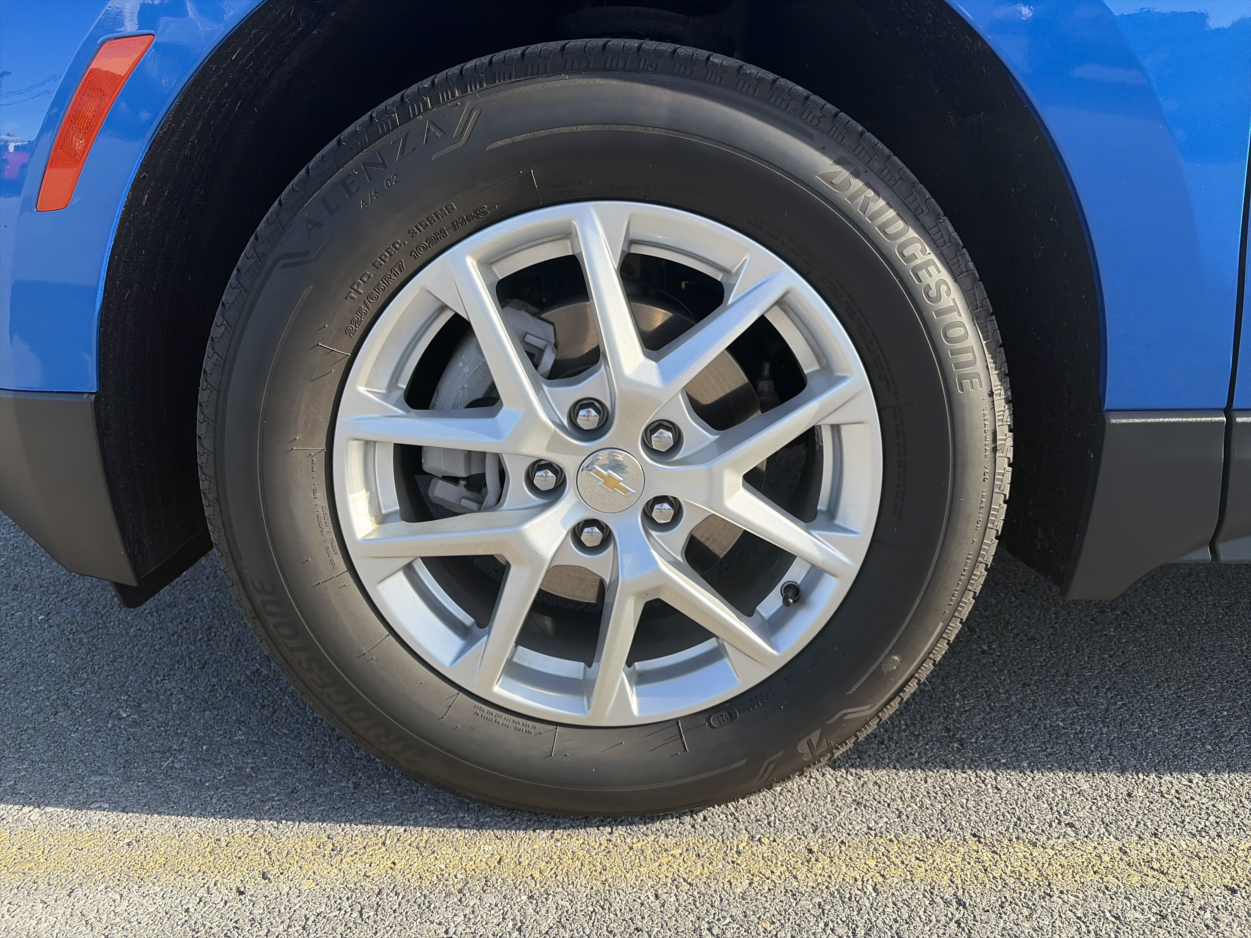 Used 2024 Chevrolet Equinox LT w/ LPO, Floor Liner Package AWD/4WD image 16