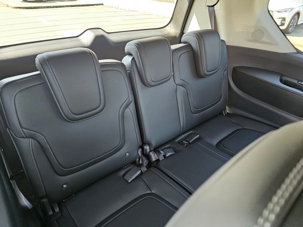 New 2025 INFINITI QX80 Pure image 10